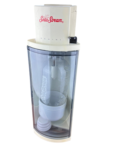 Sodastream mit Flasche und CO2-Flasche